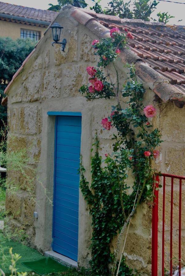Villa Les Volets Bleus Provence Salon-de-Provence Exterior foto