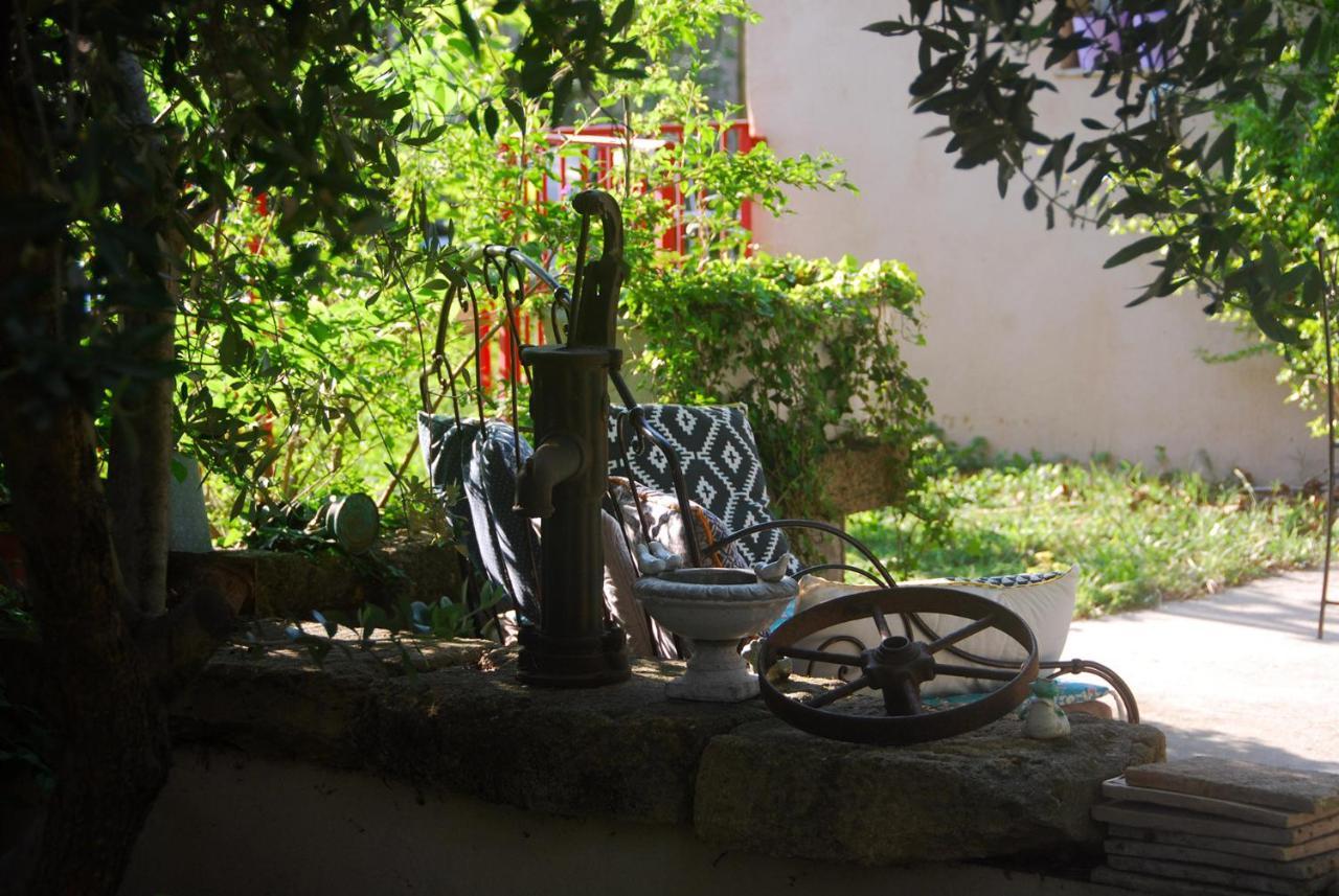Villa Les Volets Bleus Provence Salon-de-Provence Exterior foto